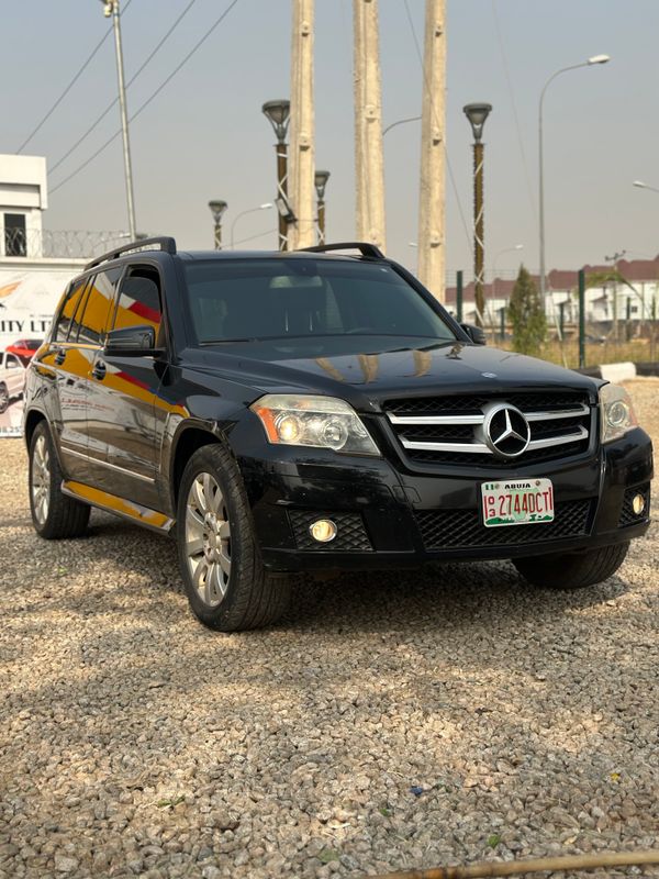 Thumbnail 2 of 2010 MERCEDES-BENZ GLK-Class 4matic